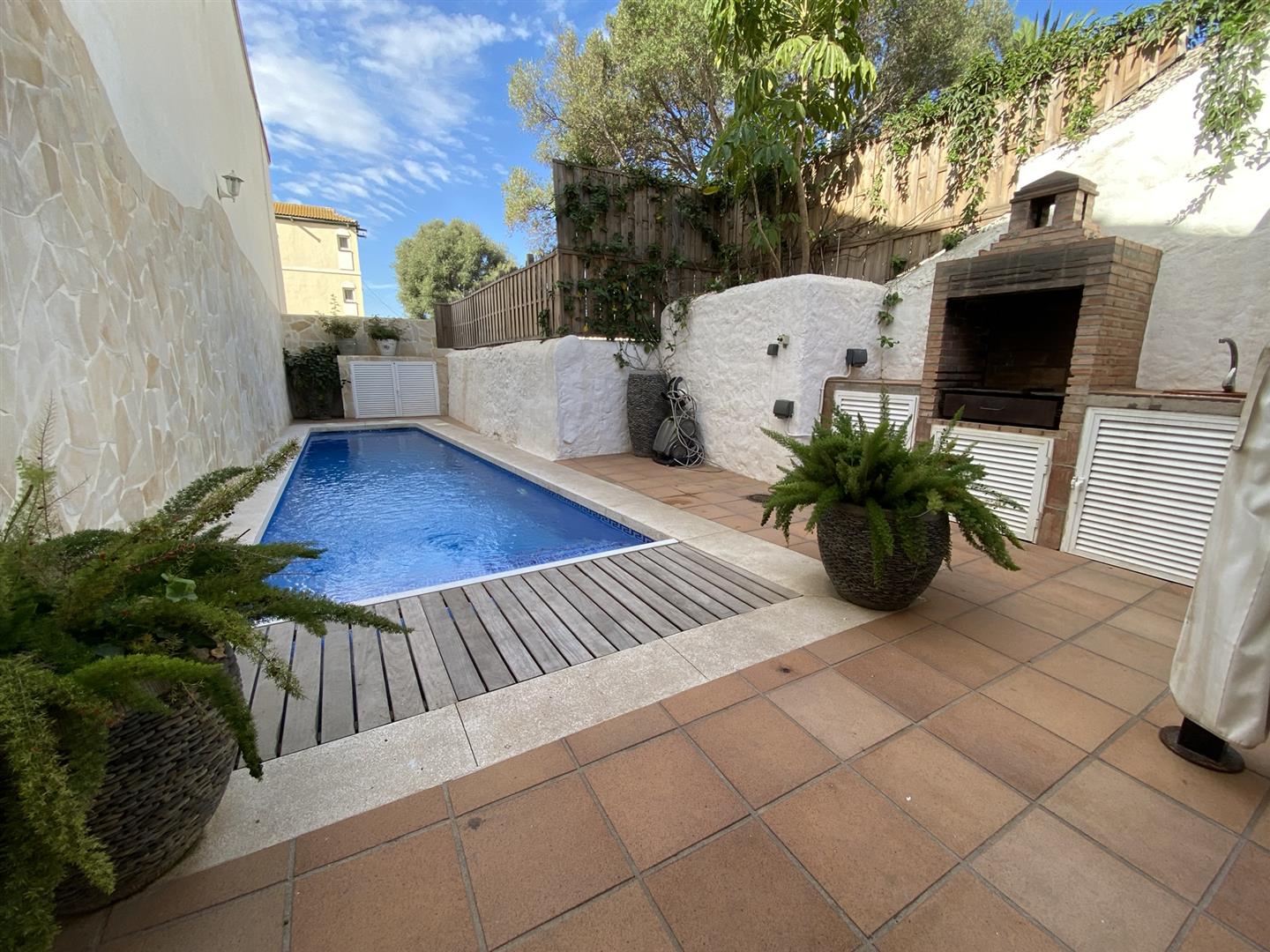 Image of House - 4 Bedrooms - 3 Bathrooms for Rental in South District-Gibraltar, Image 17